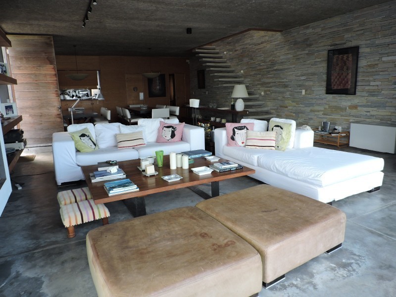 Casa en alquiler sobre el mar 
